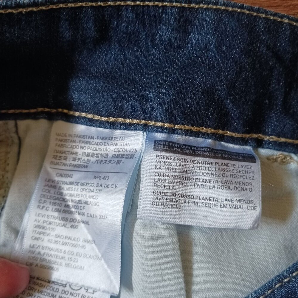 Levi Strauss Women's 526 Slender Bootcut Jeans Size 12 - 34 x 29.5 - Picture 5 of 8